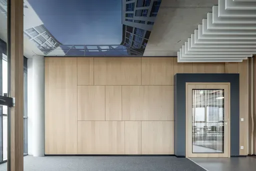 Pokrycie ścian płytami wiórowymi